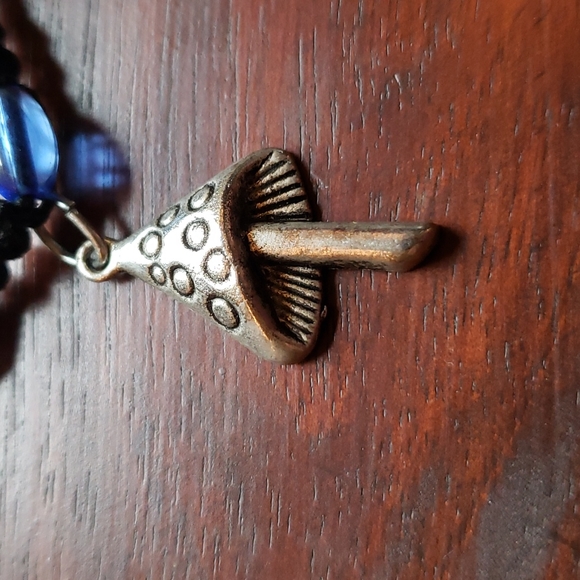 Mushroom Necklace - Picture 1 of 3